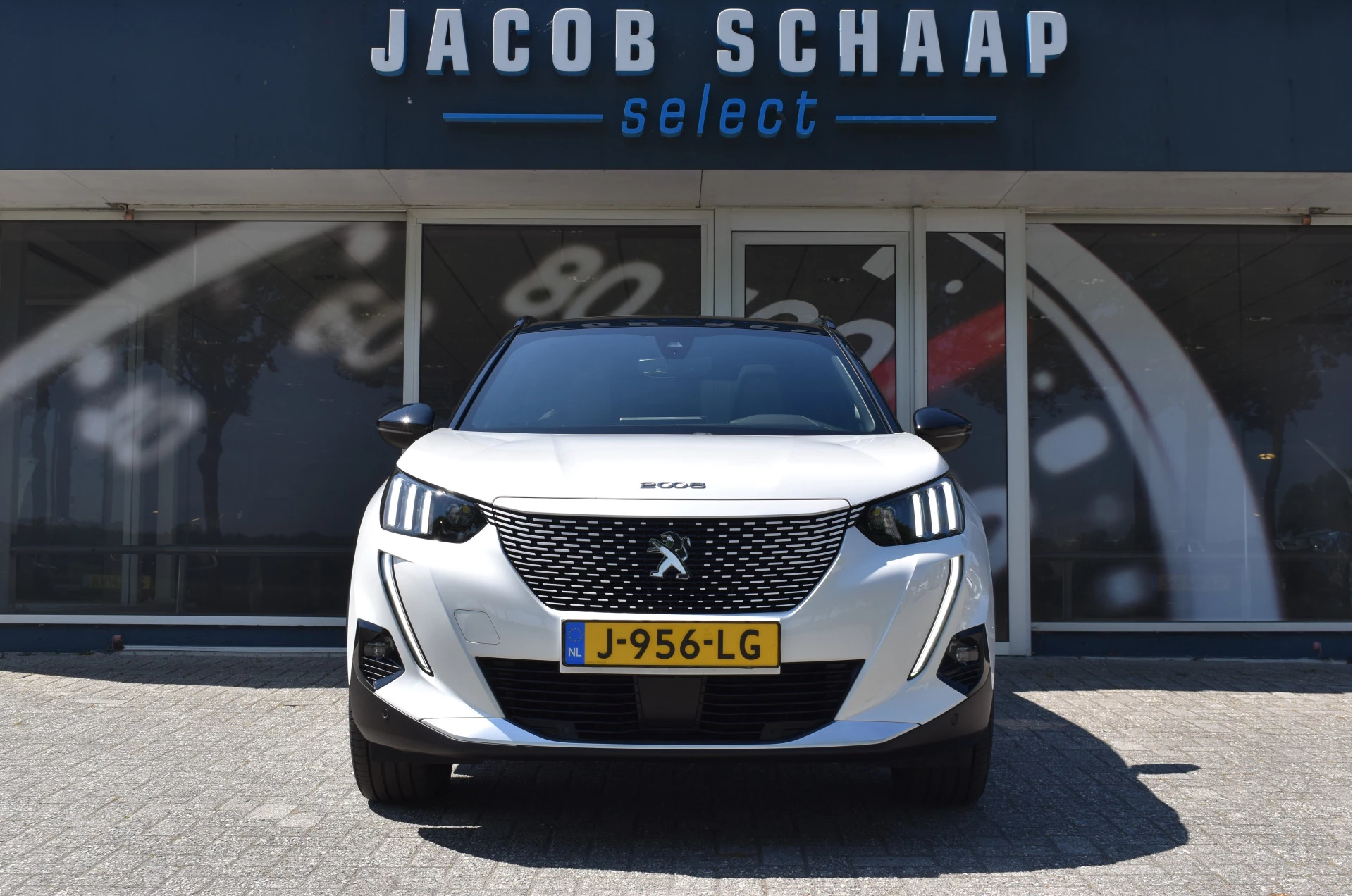 Hoofdafbeelding Peugeot e-2008