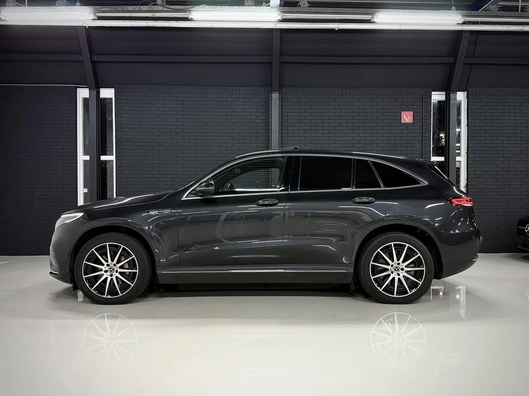 Hoofdafbeelding Mercedes-Benz EQC