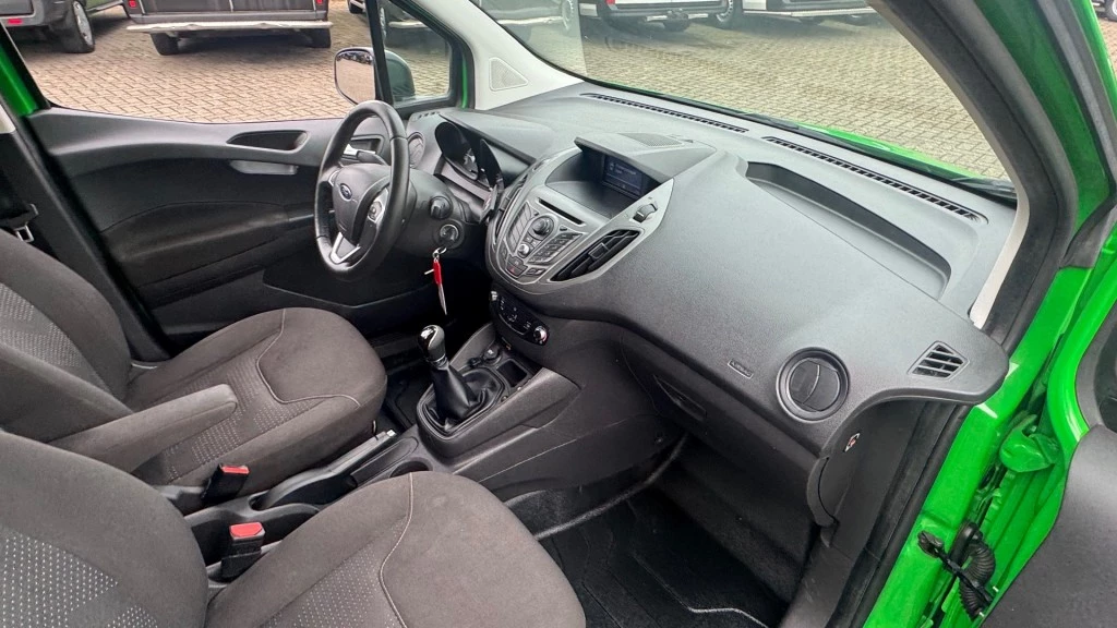 Hoofdafbeelding Ford Transit Courier