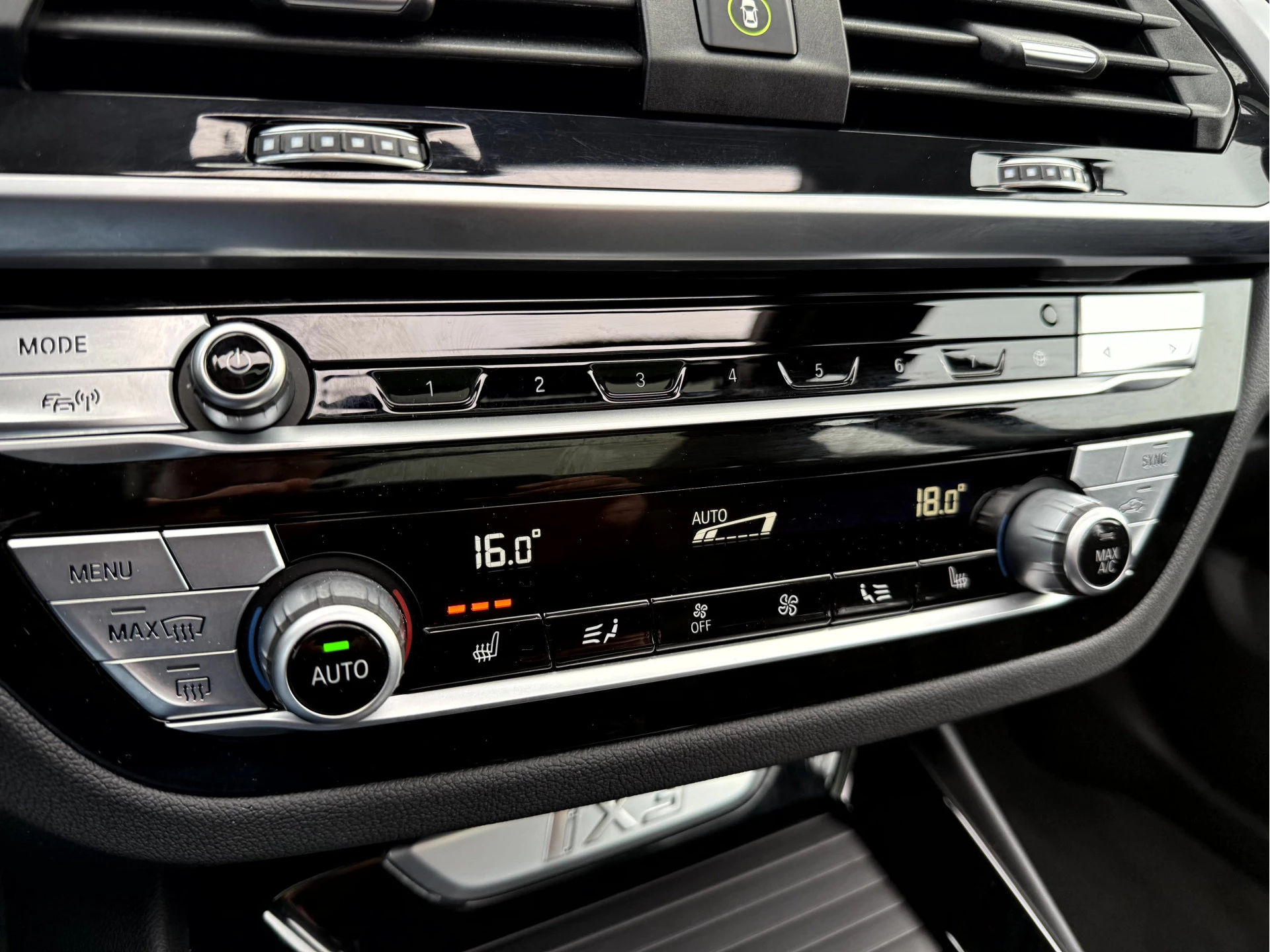 Hoofdafbeelding BMW iX3