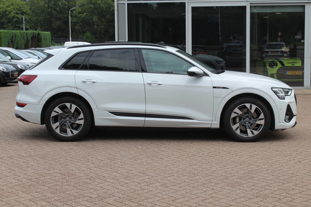 Hoofdafbeelding Audi e-tron