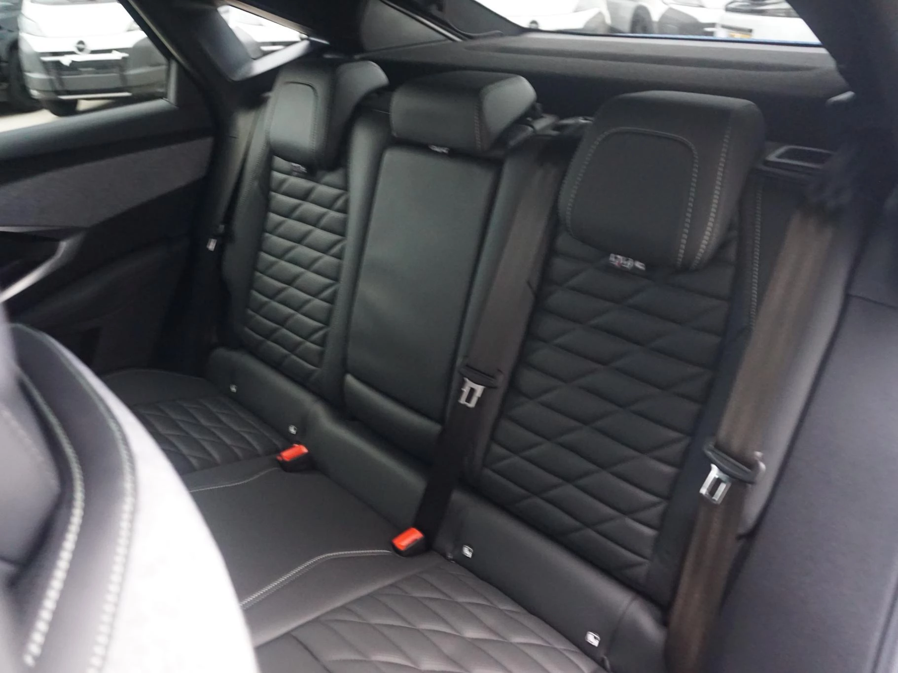 Hoofdafbeelding Peugeot e-3008