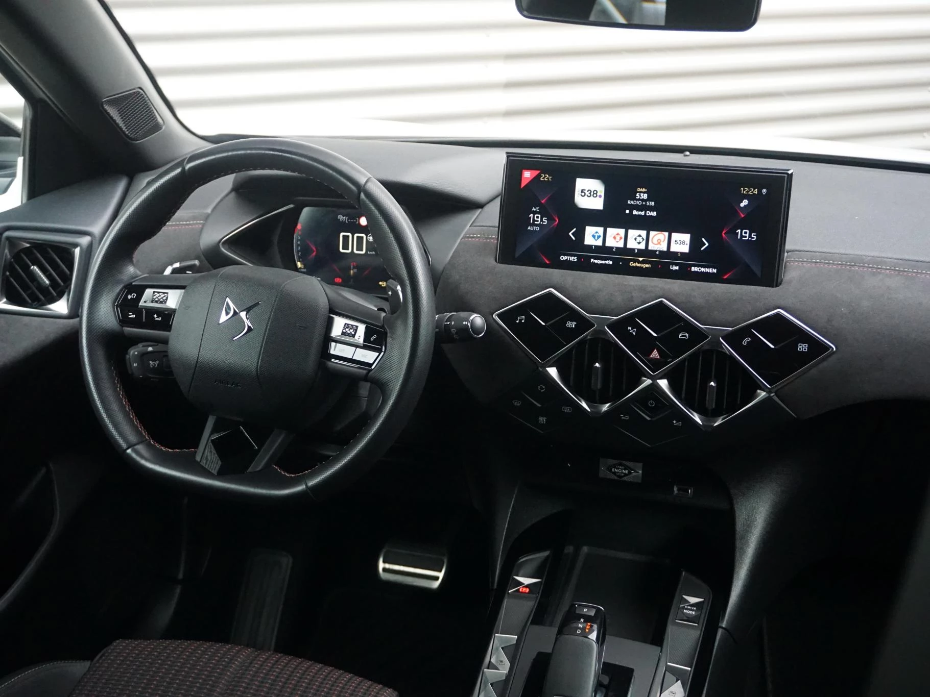 Hoofdafbeelding DS DS 3
