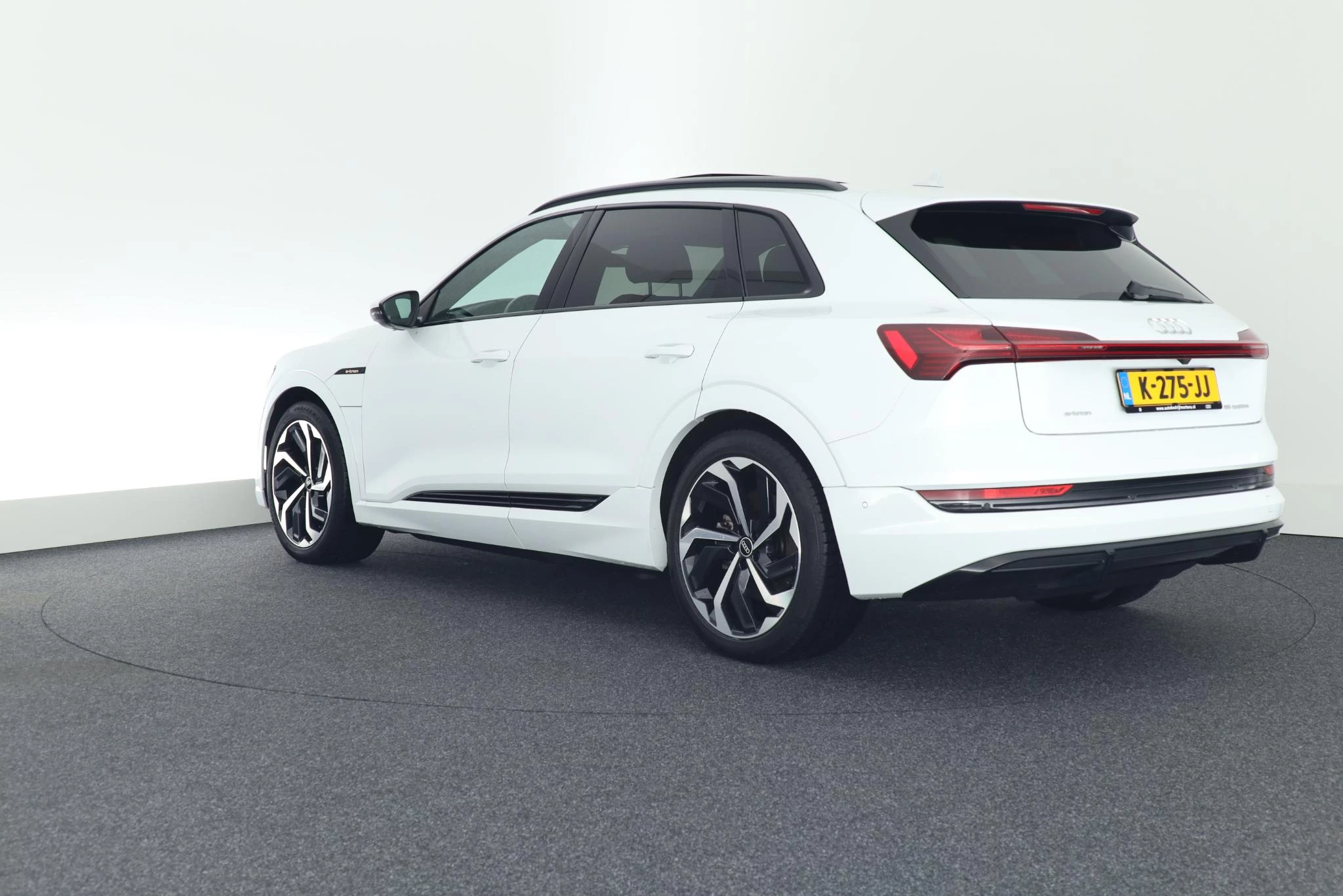 Hoofdafbeelding Audi e-tron