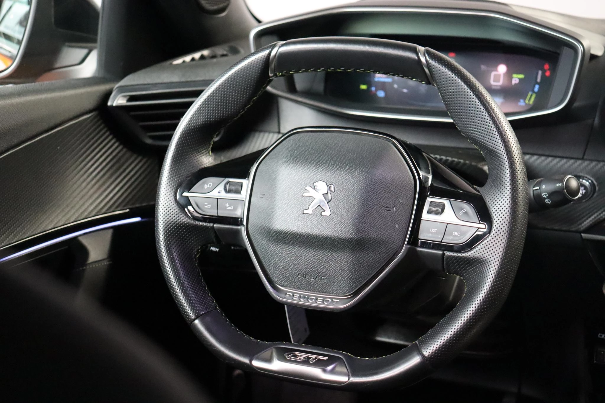 Hoofdafbeelding Peugeot e-2008