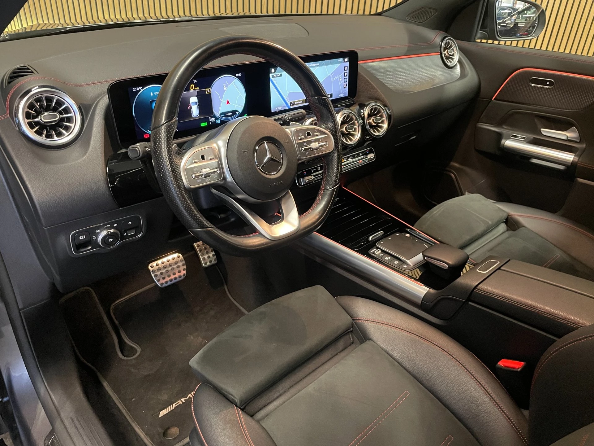 Hoofdafbeelding Mercedes-Benz EQA