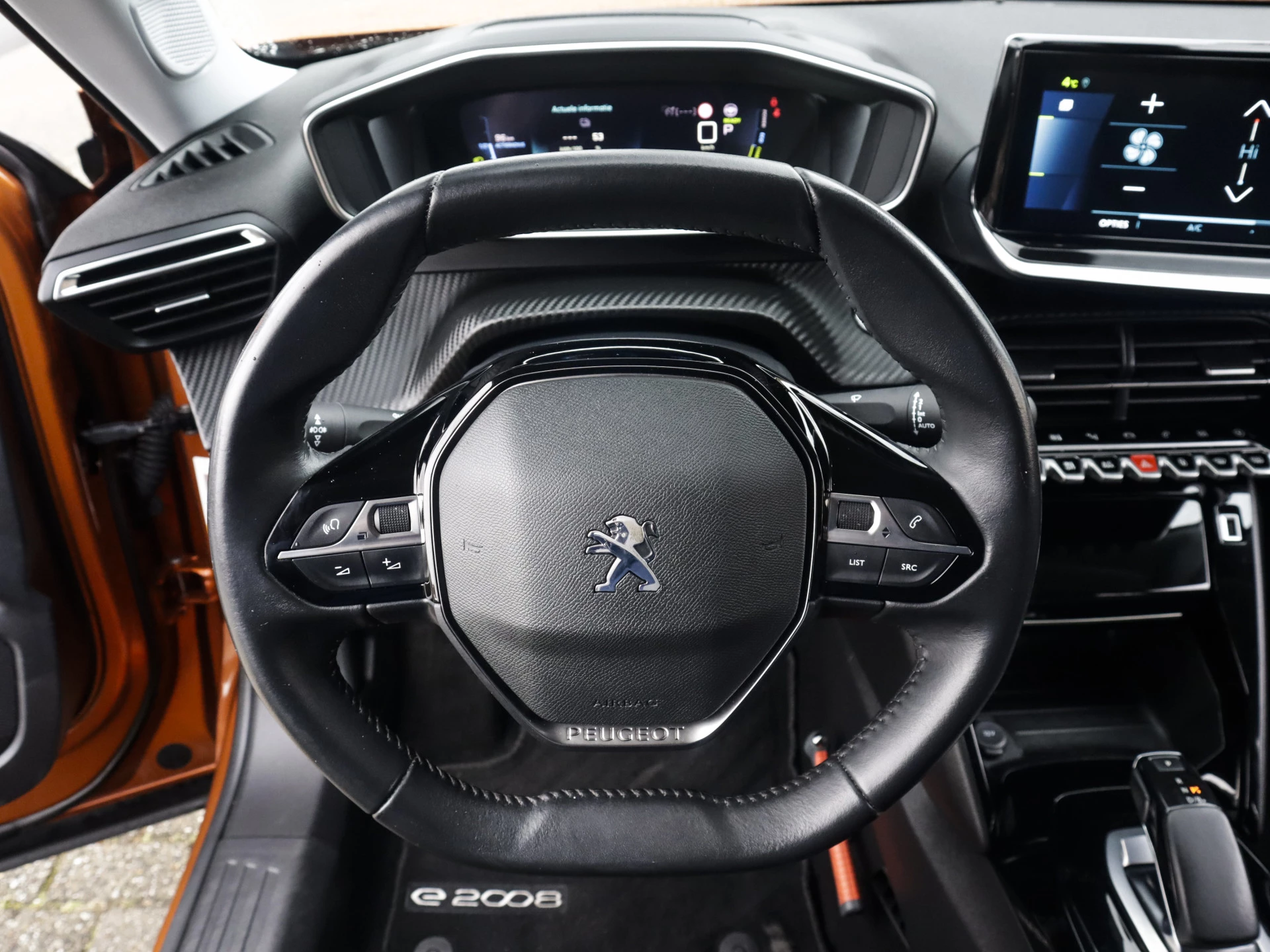 Hoofdafbeelding Peugeot e-2008