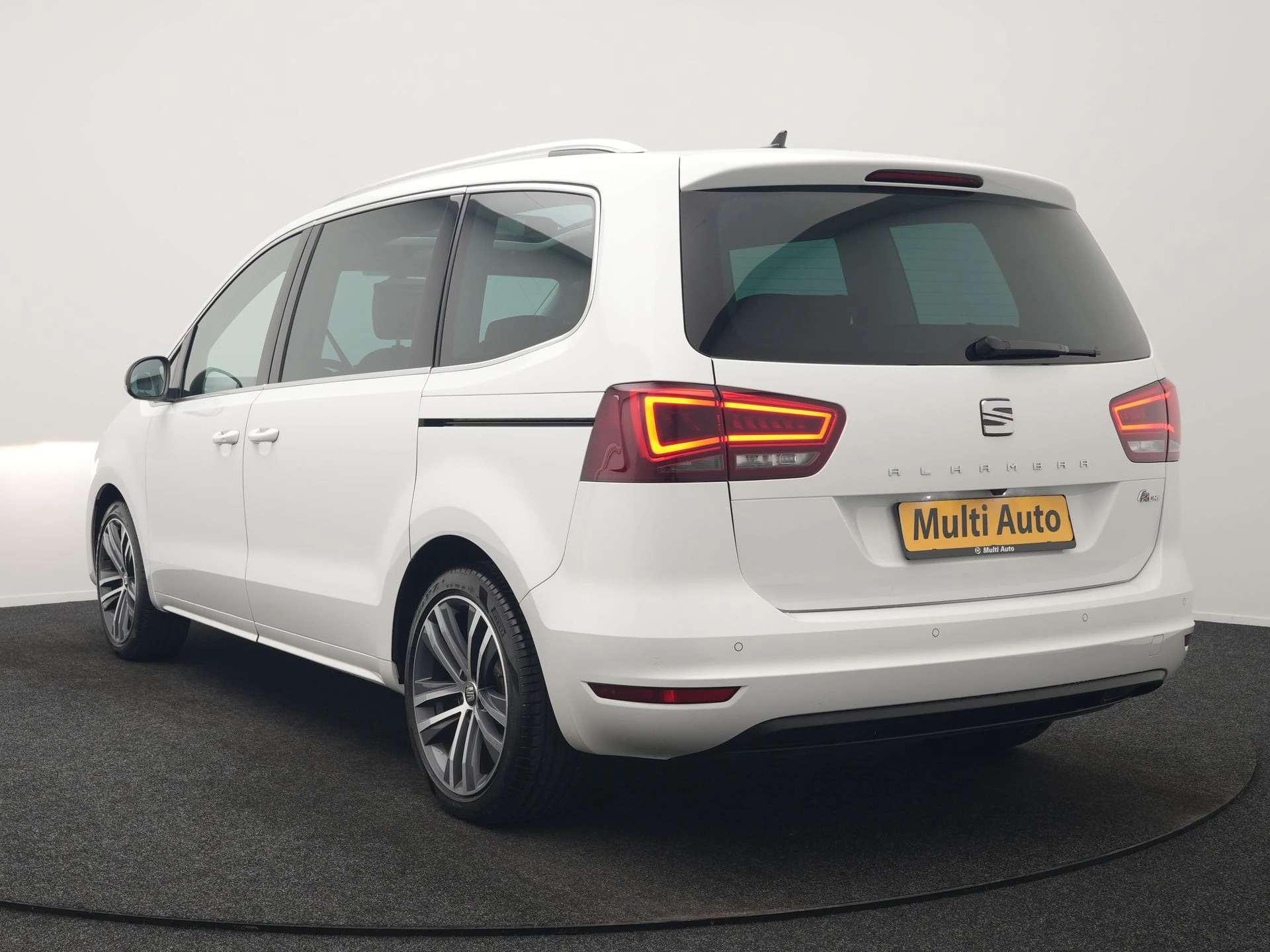 Hoofdafbeelding SEAT Alhambra