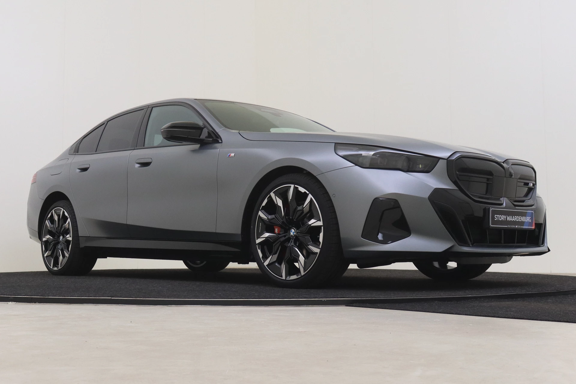 Hoofdafbeelding BMW i5