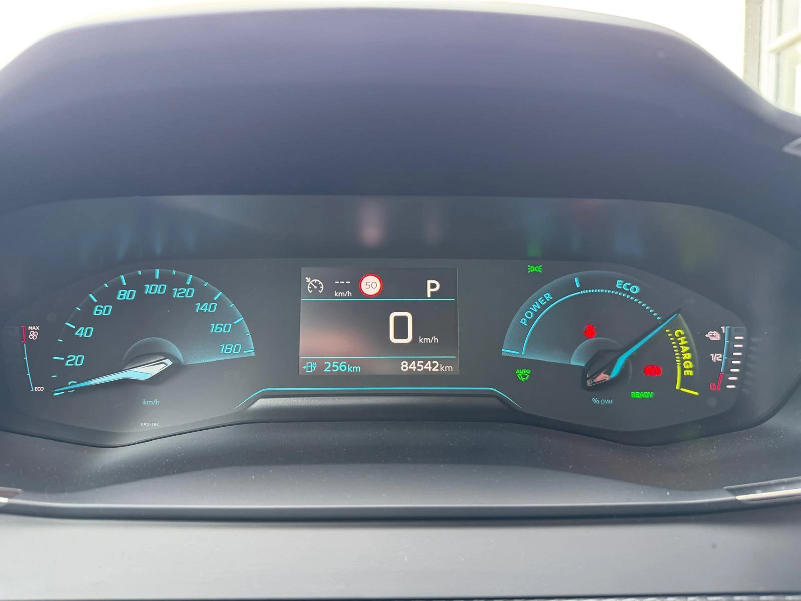 Hoofdafbeelding Peugeot e-208