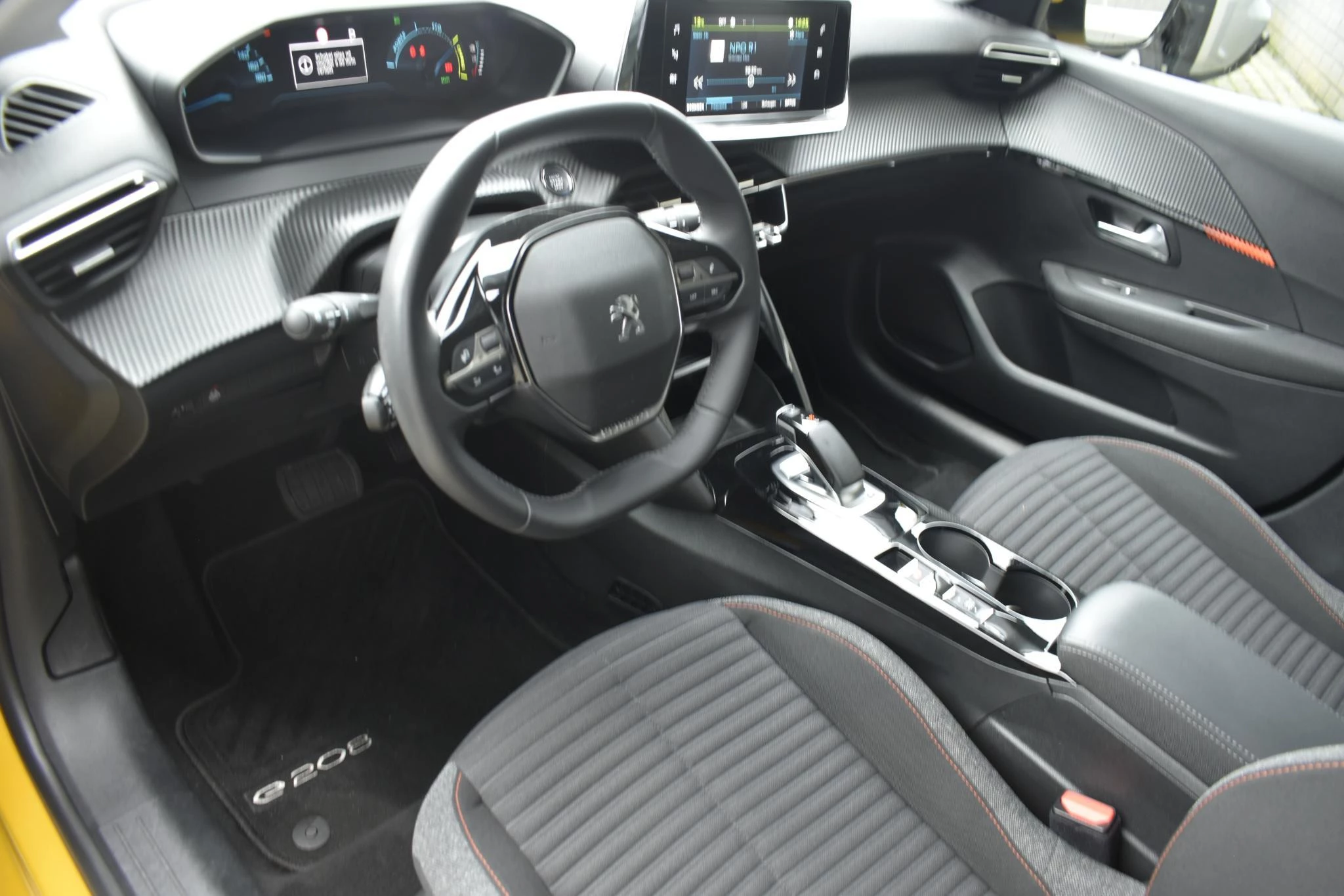 Hoofdafbeelding Peugeot e-208