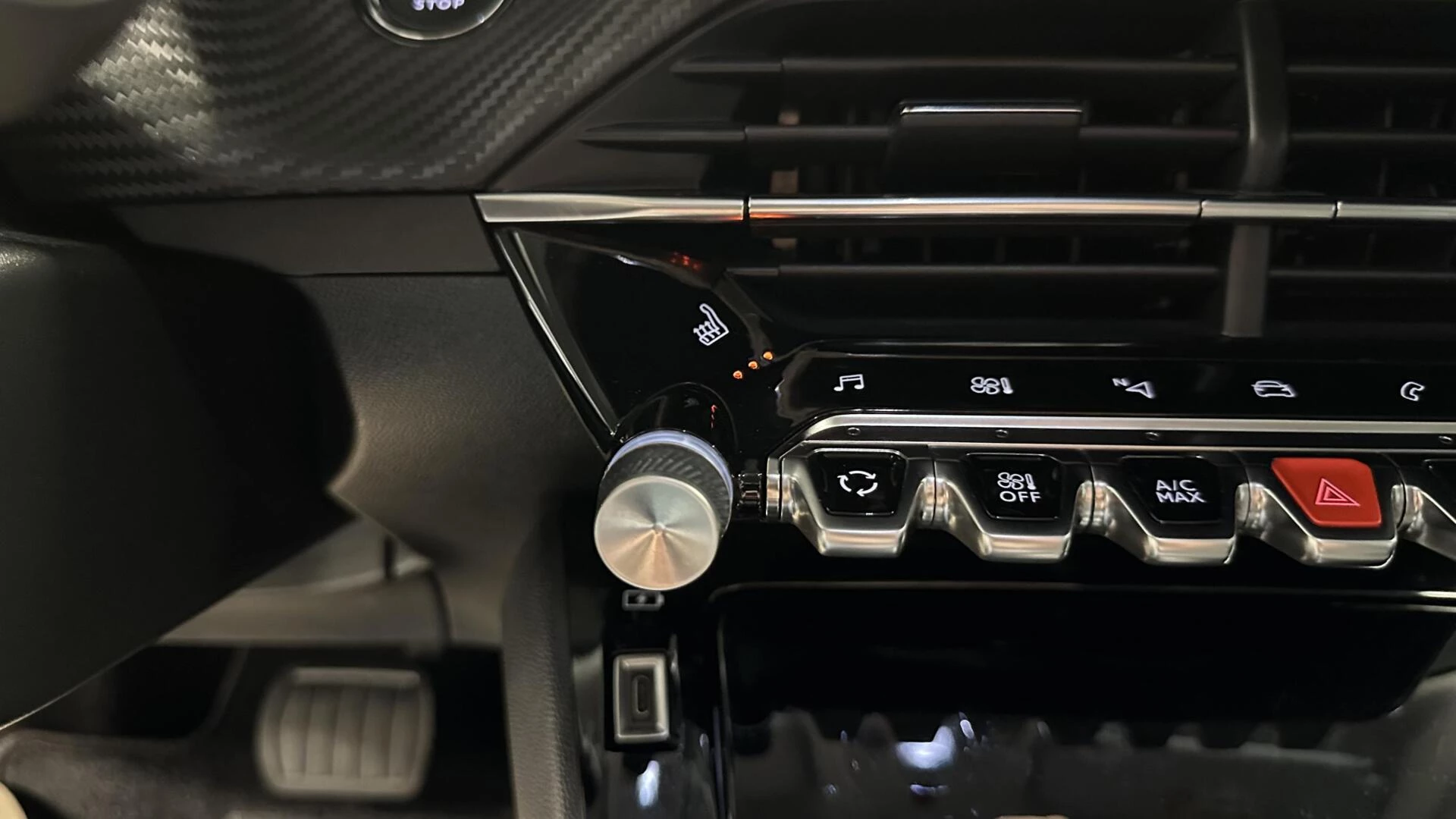 Hoofdafbeelding Peugeot e-2008