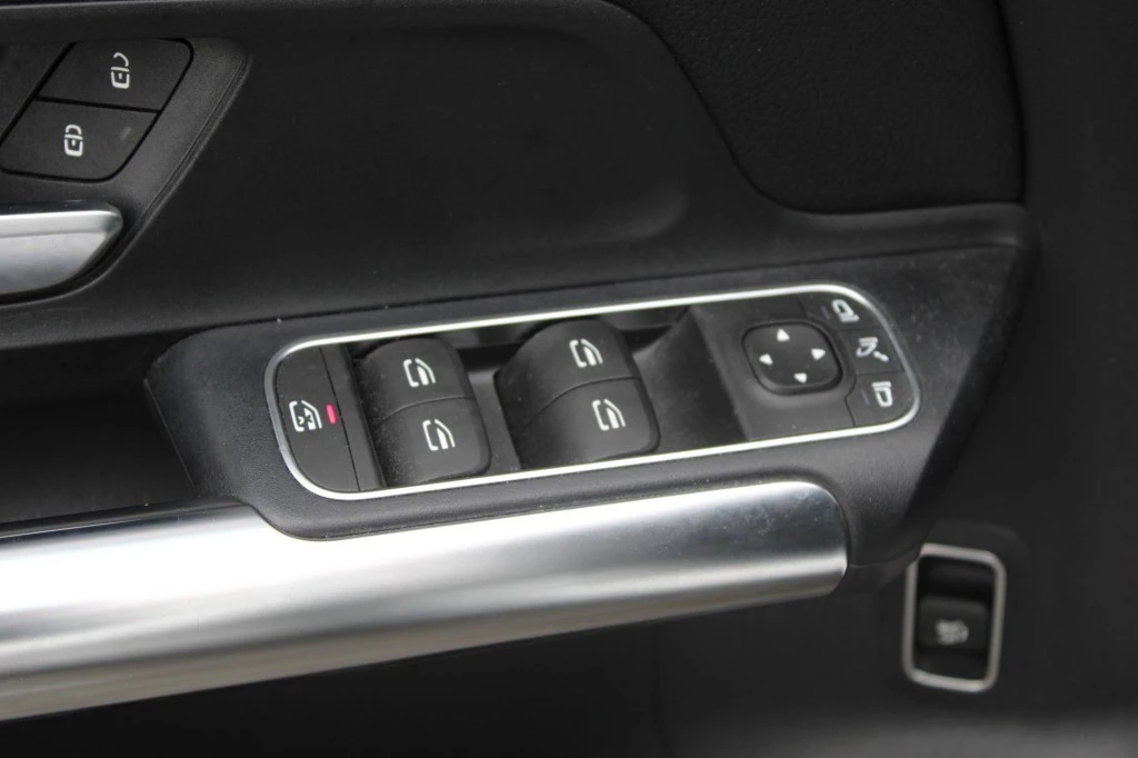 Hoofdafbeelding Mercedes-Benz EQA