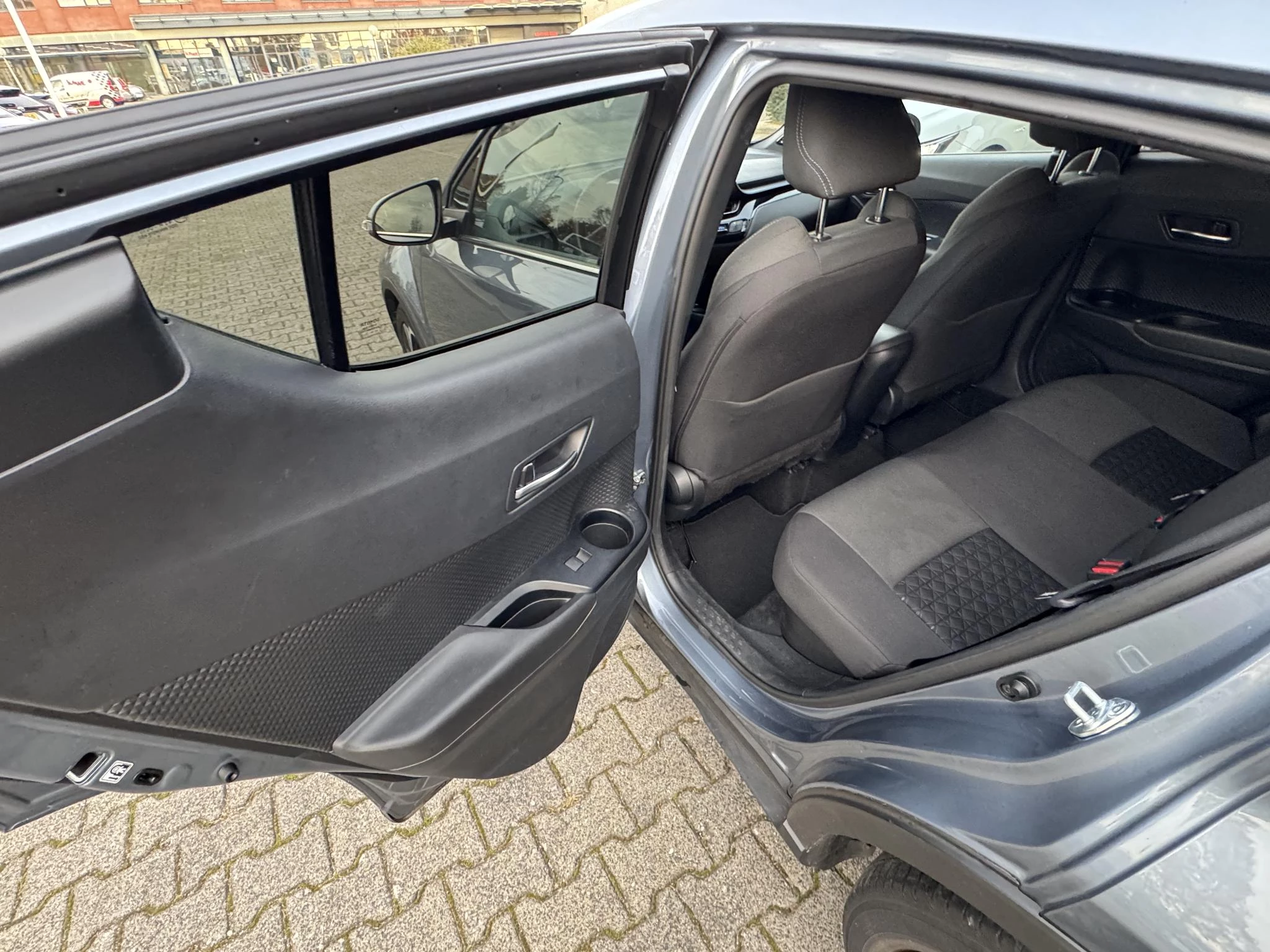 Hoofdafbeelding Toyota C-HR