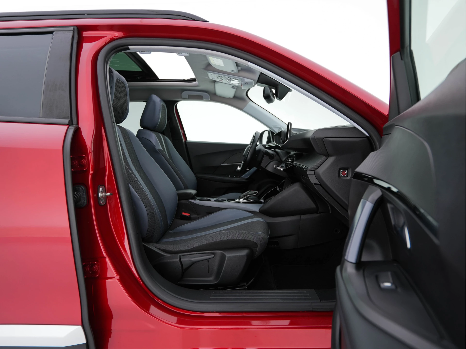 Hoofdafbeelding Peugeot e-2008