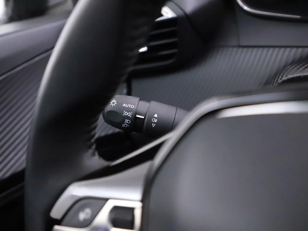 Hoofdafbeelding Peugeot e-2008