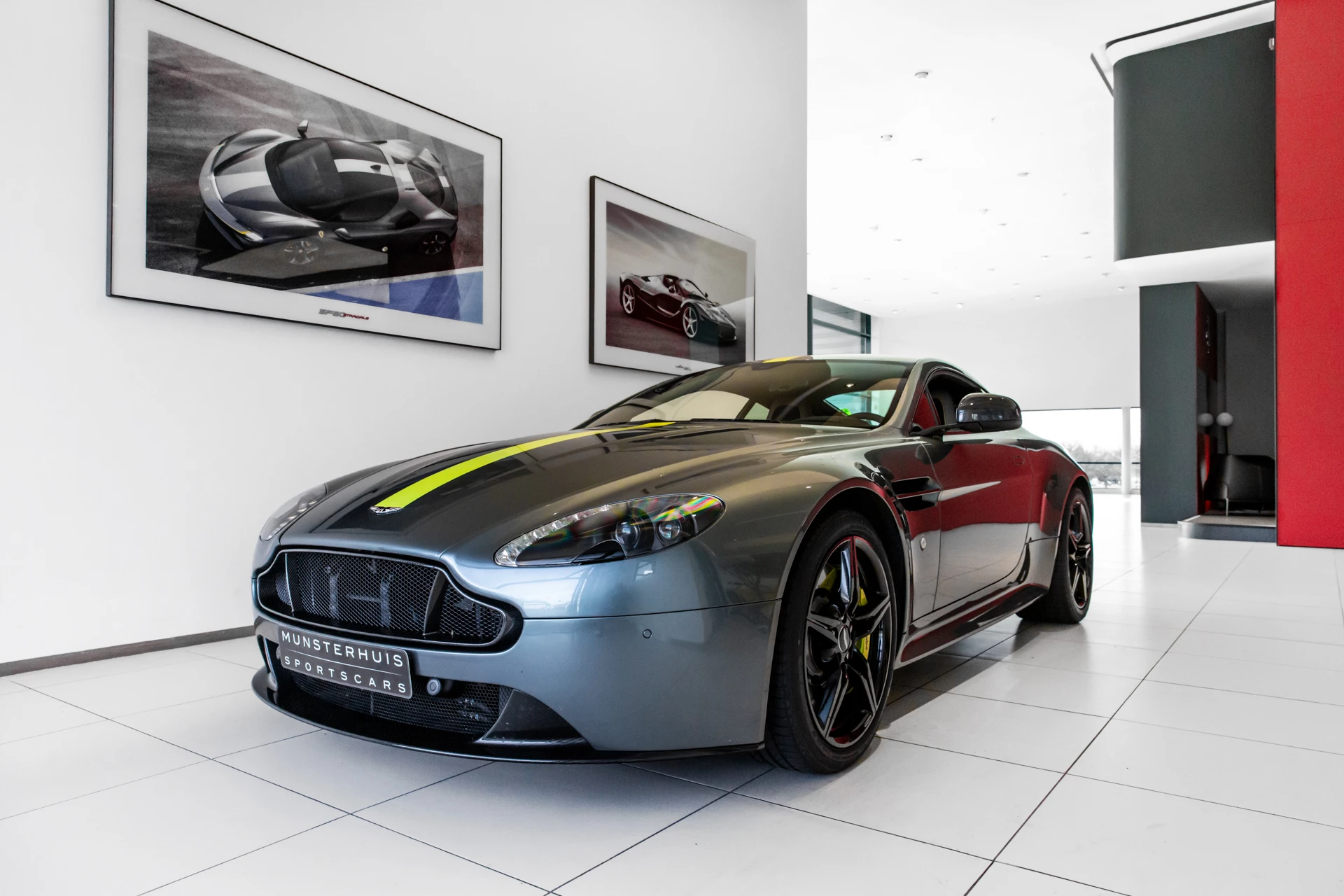 Hoofdafbeelding Aston Martin V8 Vantage