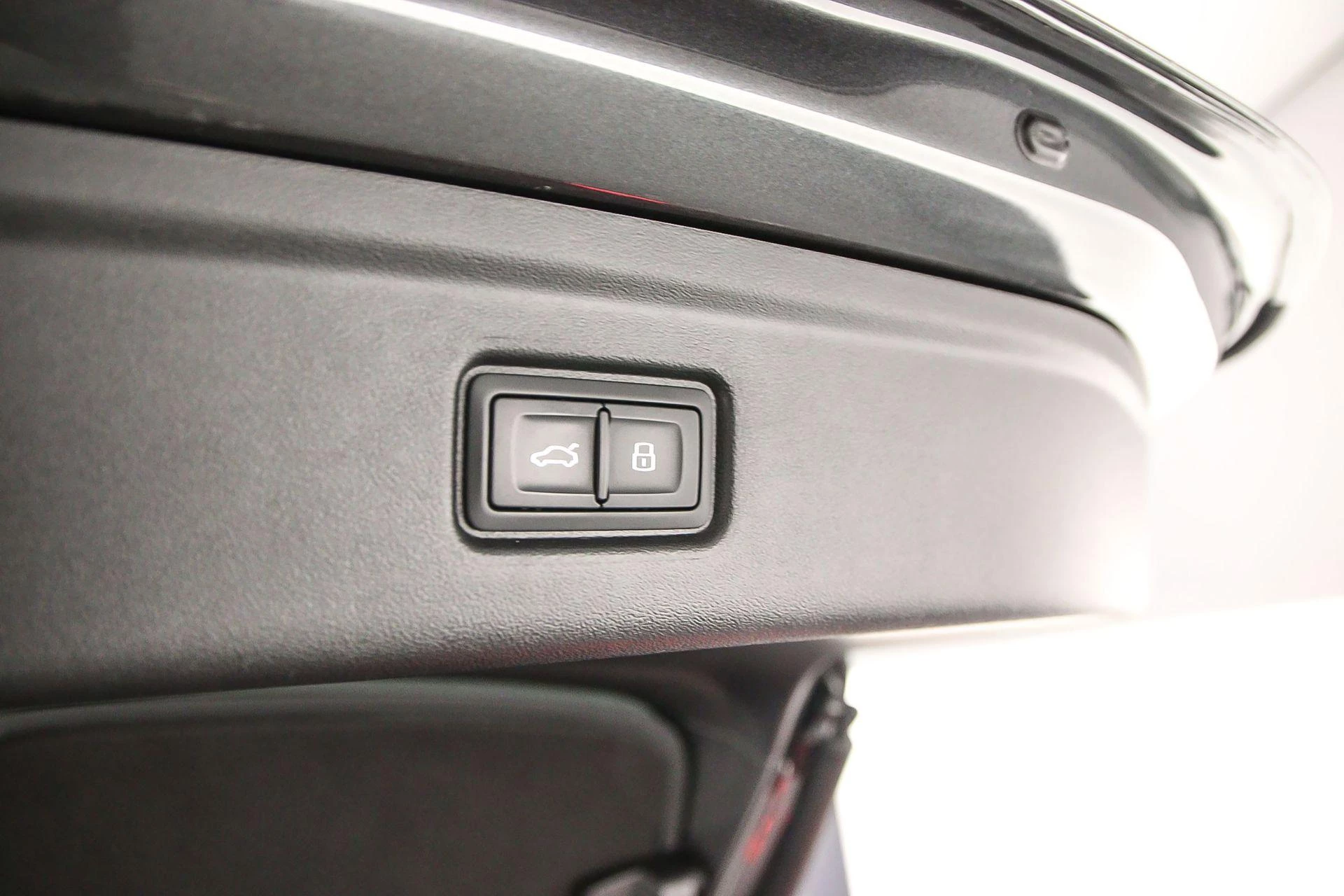 Hoofdafbeelding Audi A6 Avant e-tron