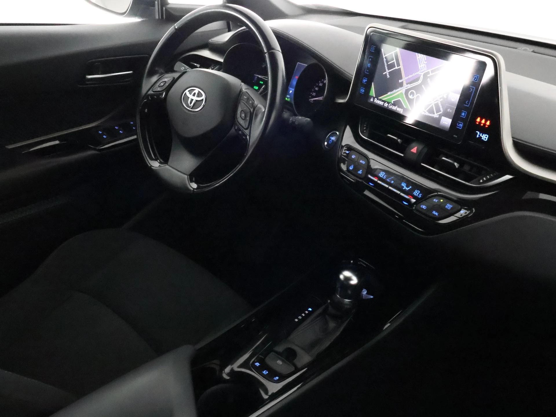 Hoofdafbeelding Toyota C-HR