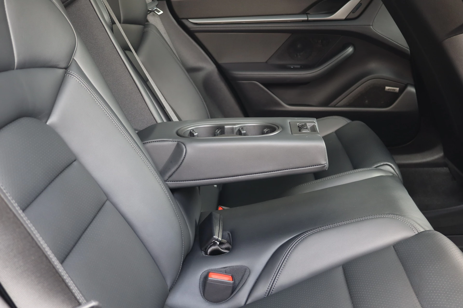 Hoofdafbeelding Porsche Taycan