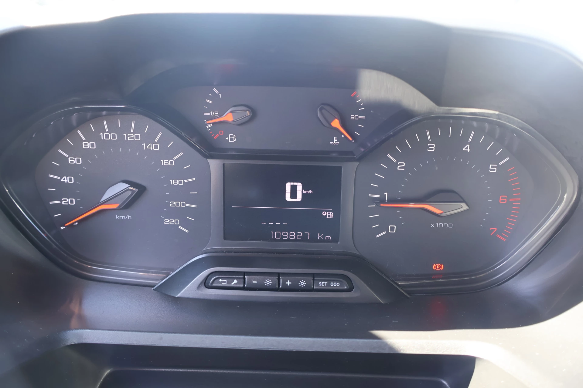 Hoofdafbeelding Peugeot Partner