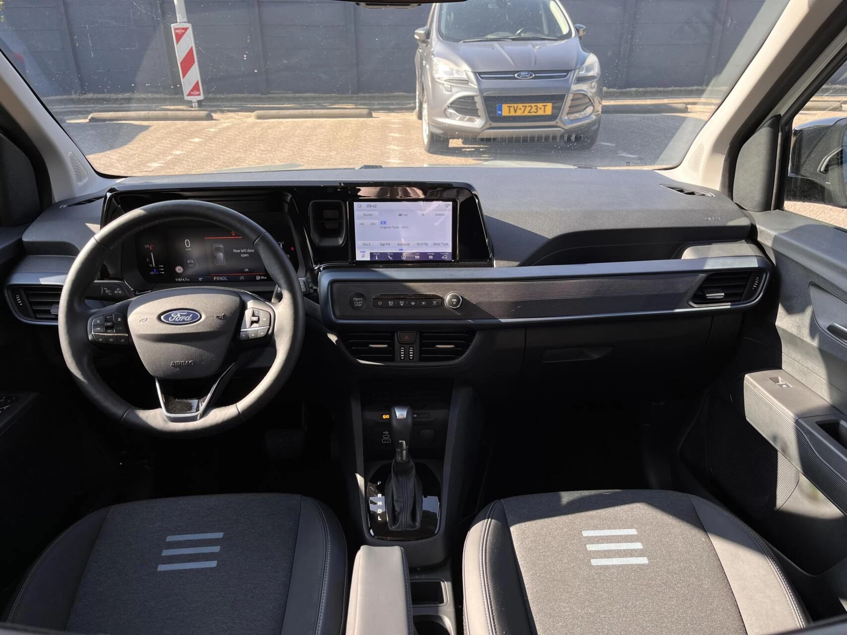Hoofdafbeelding Ford Transit Courier