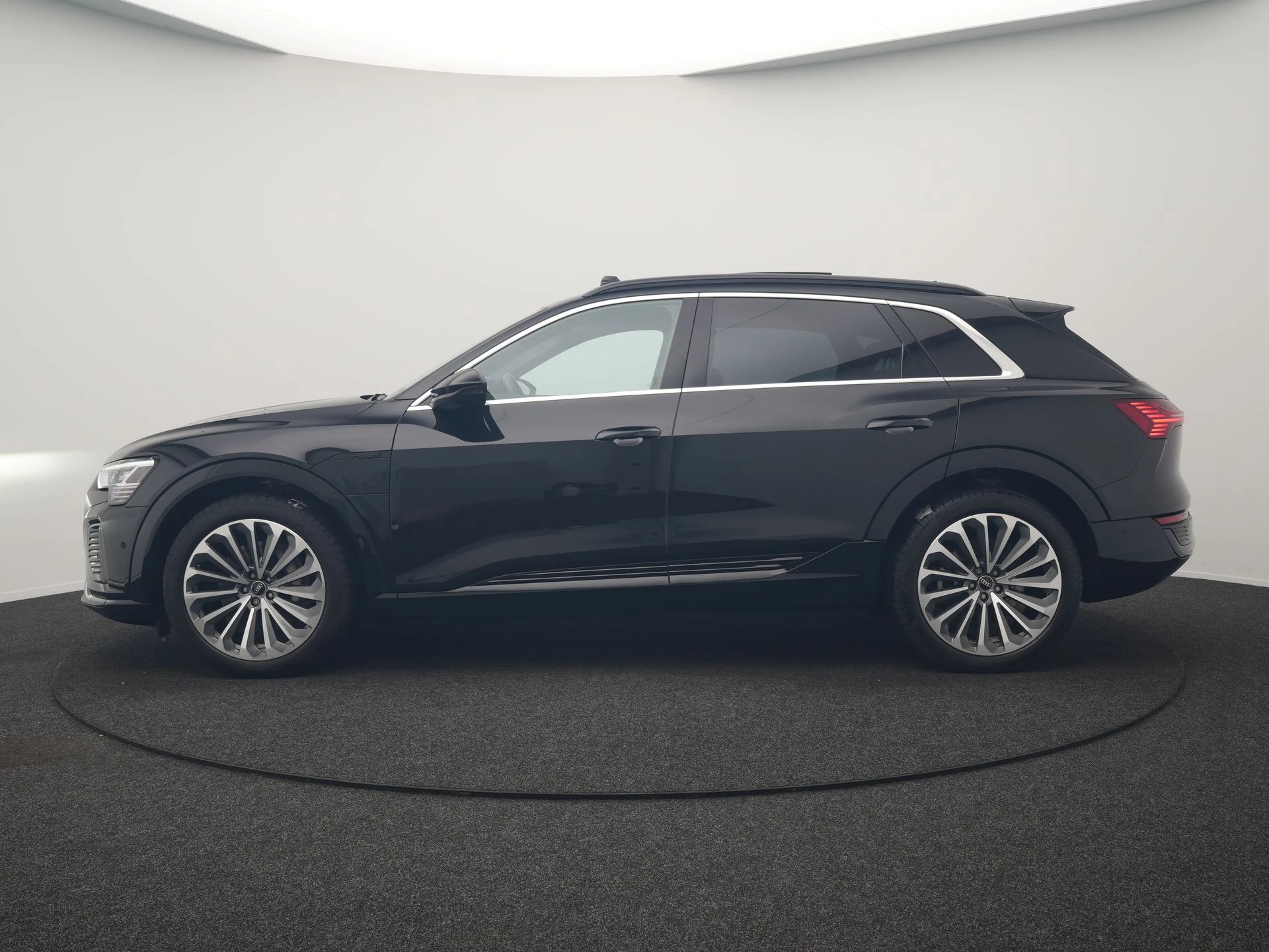 Hoofdafbeelding Audi Q8 e-tron