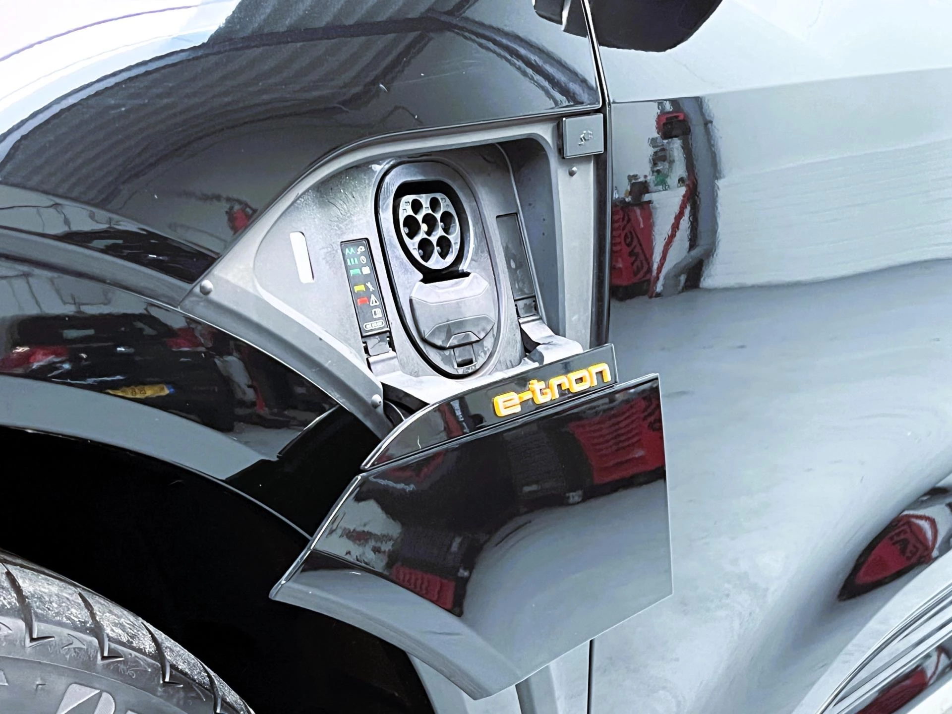 Hoofdafbeelding Audi e-tron