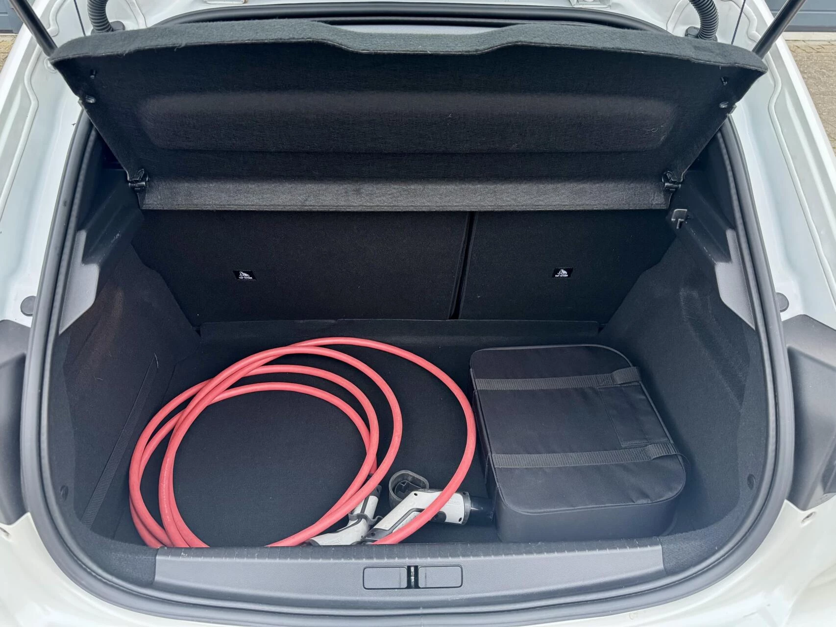 Hoofdafbeelding Peugeot e-208