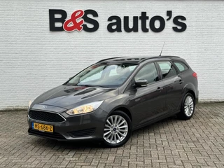 Ford Focus Wagon 1.0 Trend Edition Cruise control Airco Bluetooth 17 inch LM velgen Navigatie