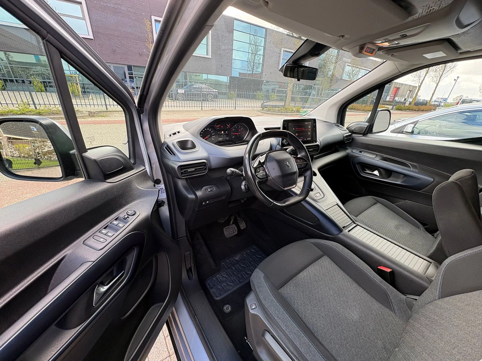 Hoofdafbeelding Peugeot Rifter