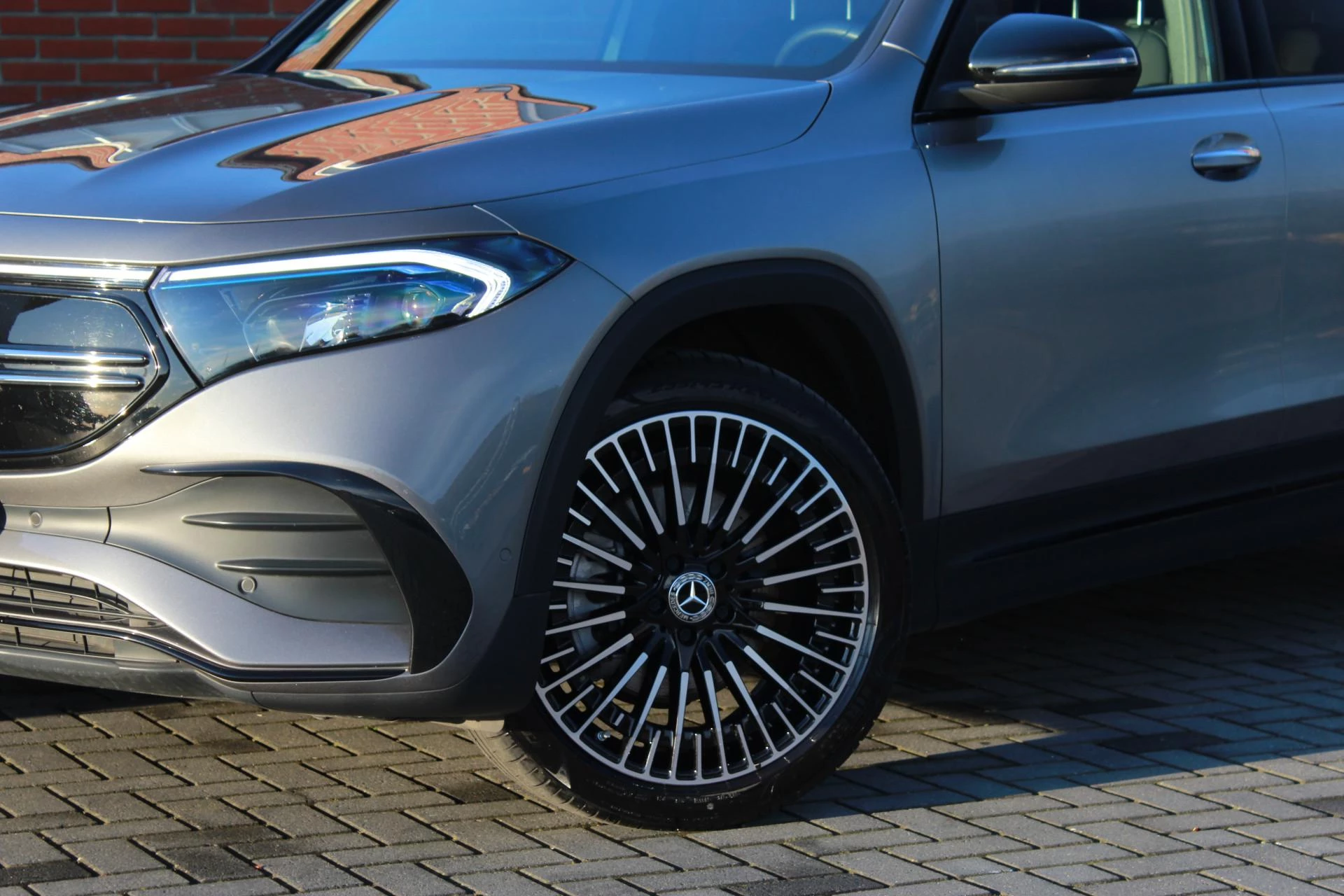 Hoofdafbeelding Mercedes-Benz EQB