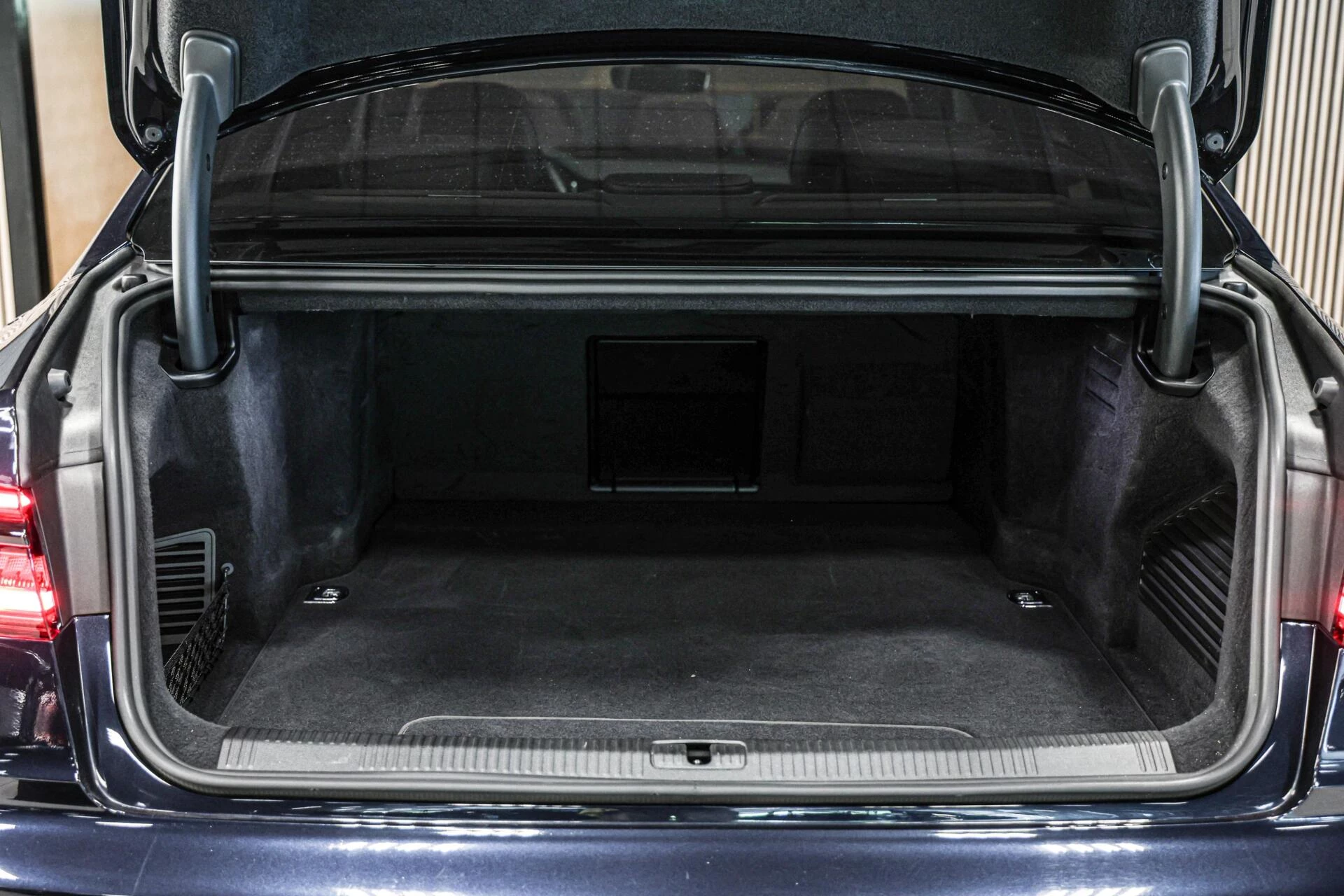 Hoofdafbeelding Audi A8