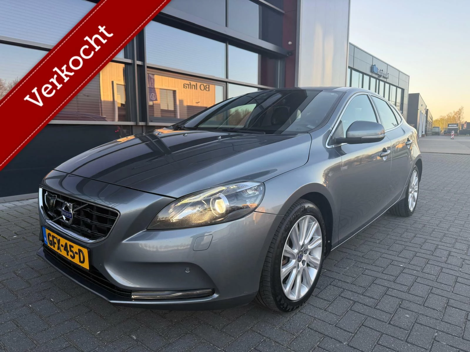 Hoofdafbeelding Volvo V40