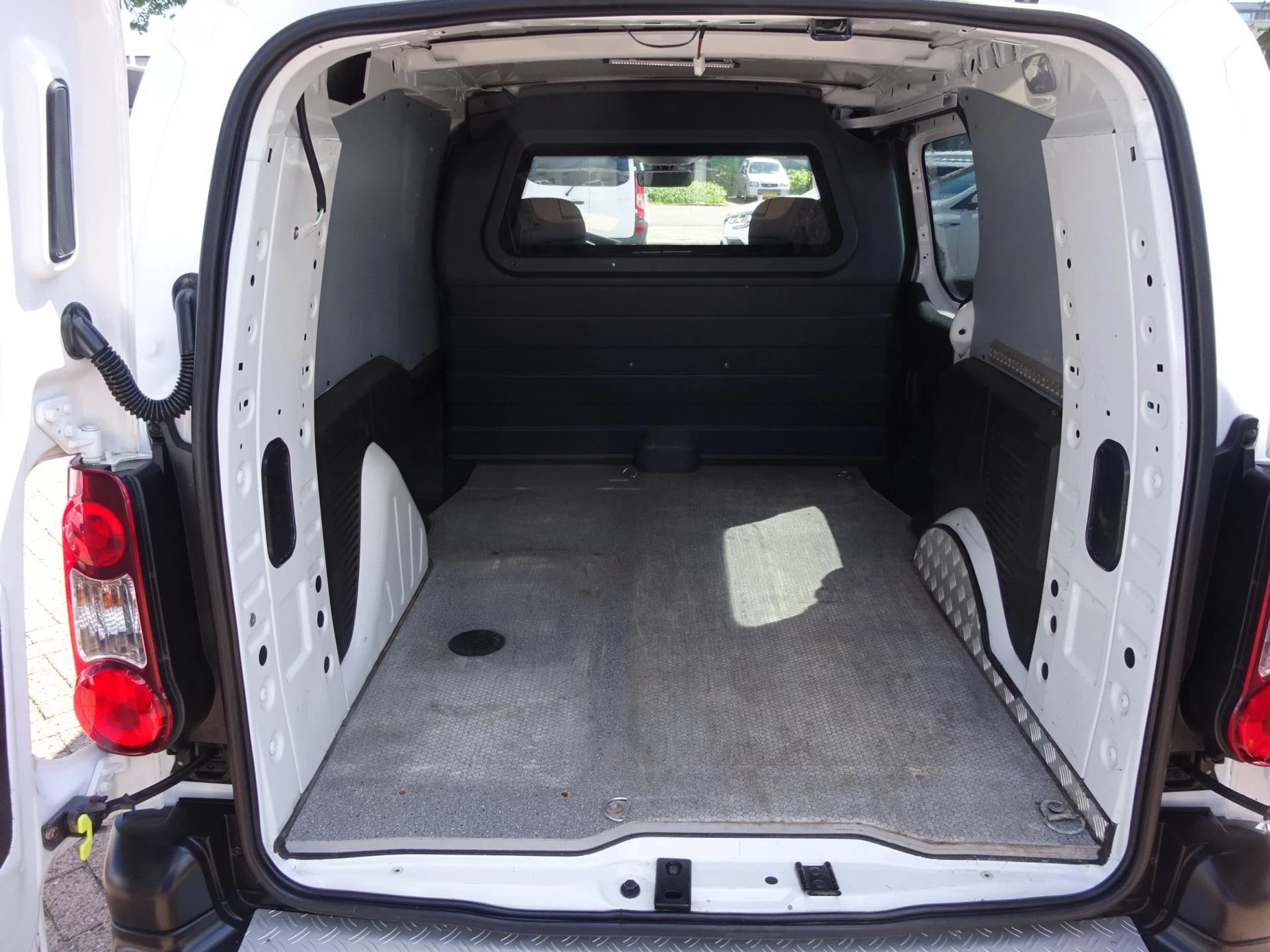 Hoofdafbeelding Peugeot Partner