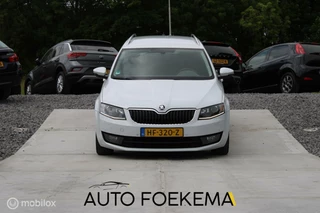 Hoofdafbeelding Škoda Octavia Skoda Octavia Combi 1.4 TSI Businessline AUTOMAAT TREKHAAK CAMERA