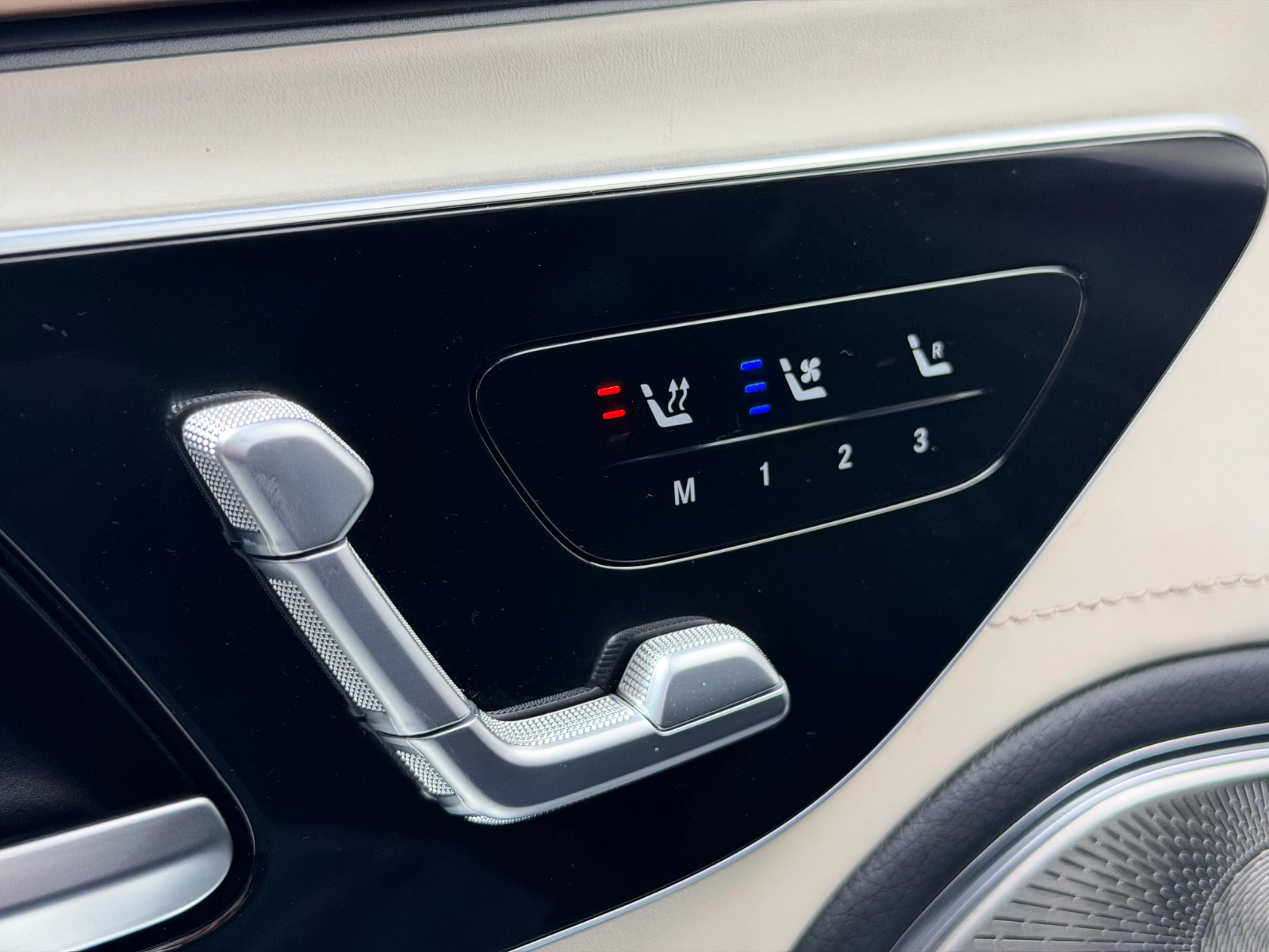 Hoofdafbeelding Mercedes-Benz EQS