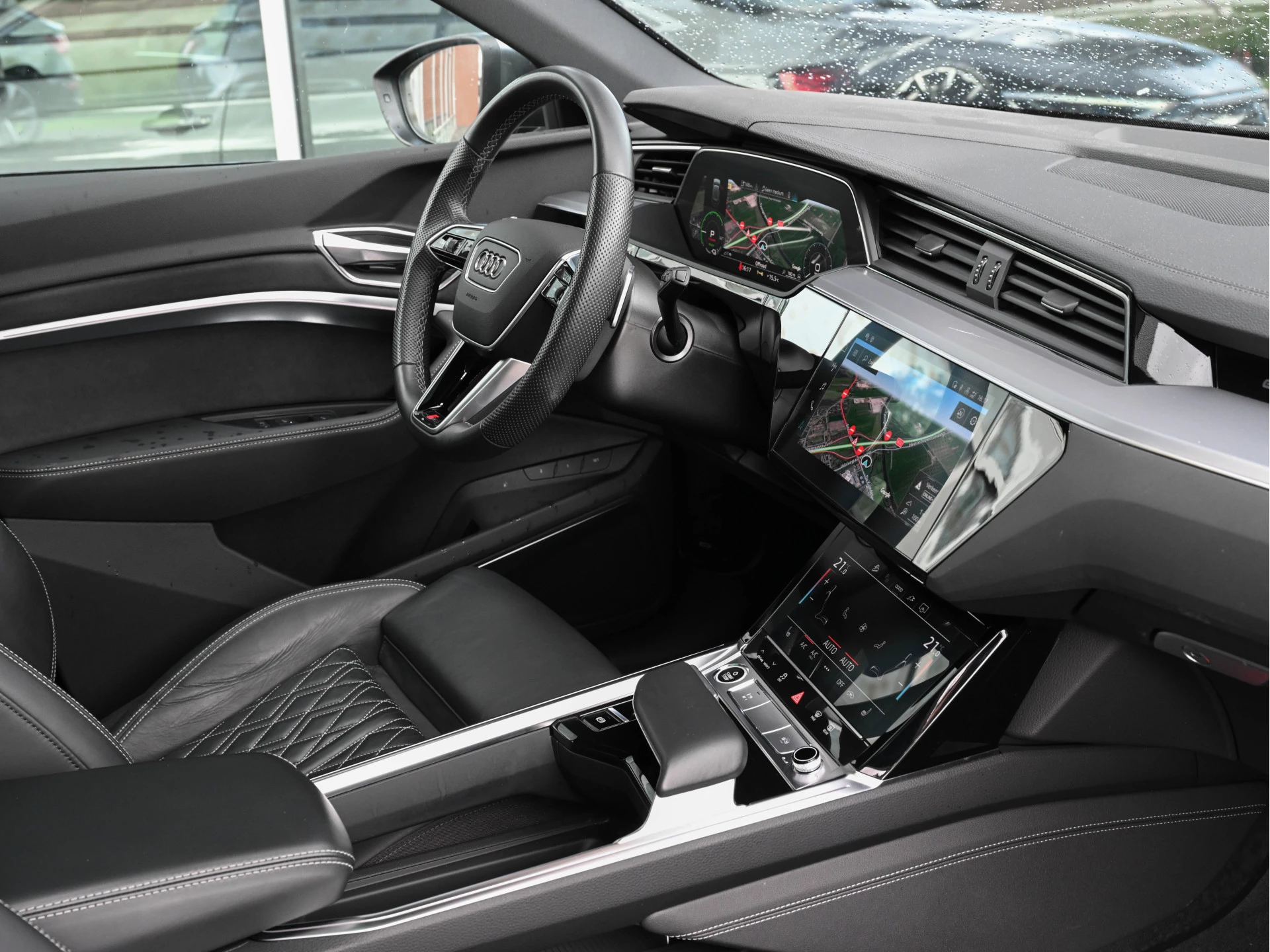 Hoofdafbeelding Audi e-tron