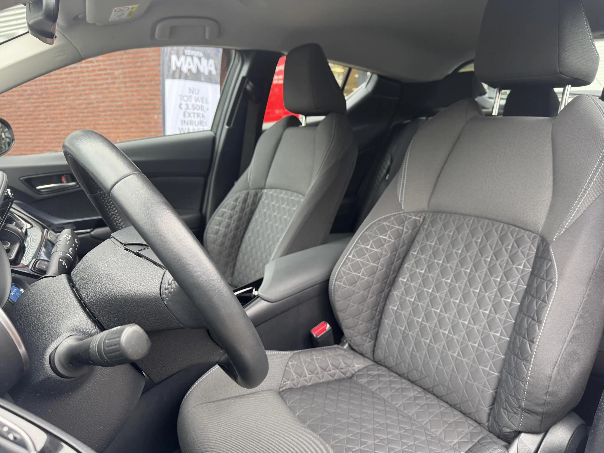 Hoofdafbeelding Toyota C-HR