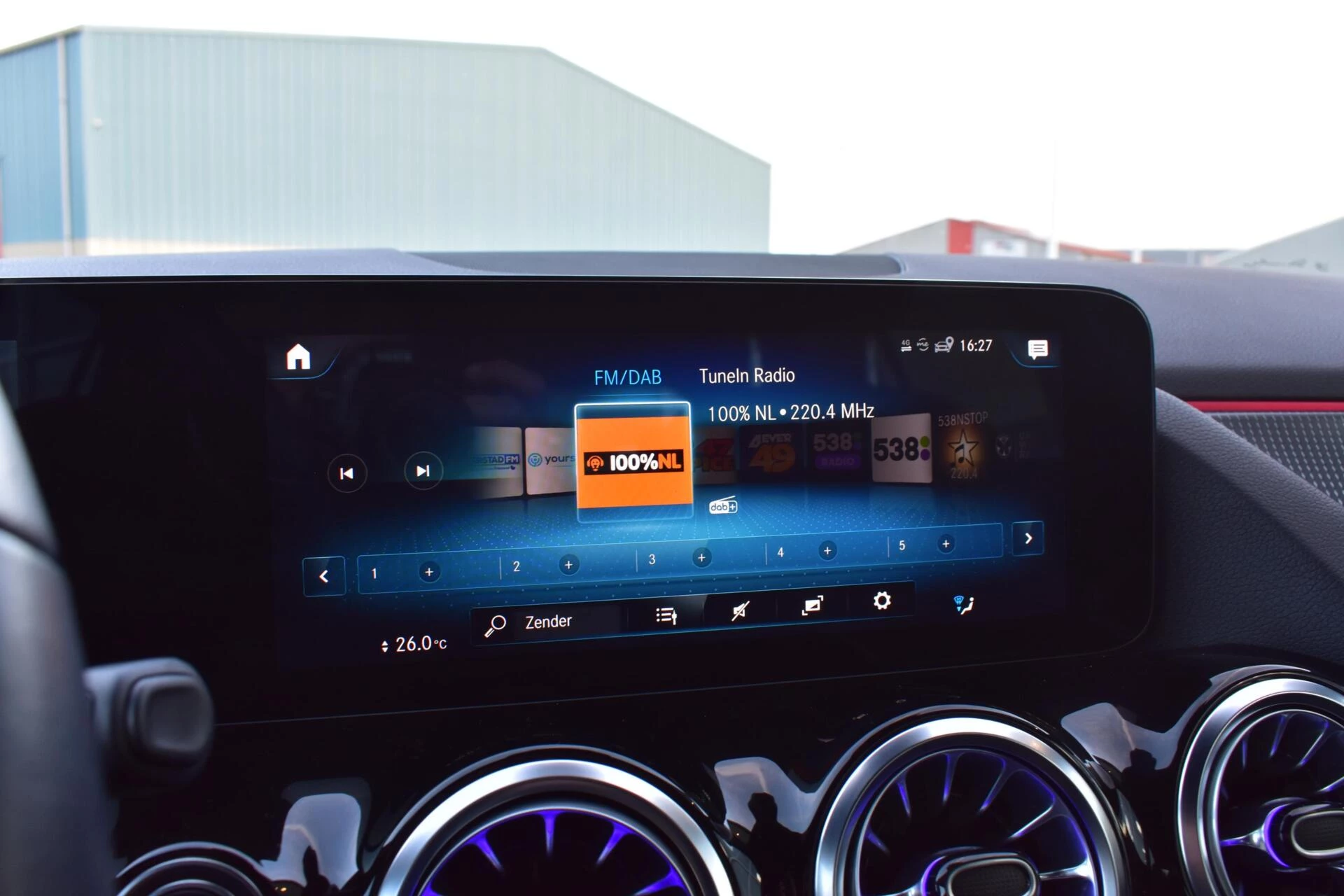 Hoofdafbeelding Mercedes-Benz EQA