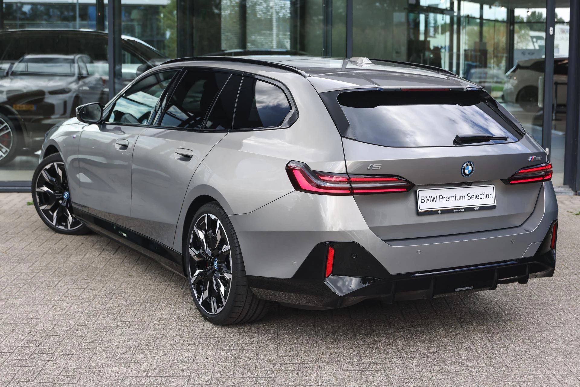 Hoofdafbeelding BMW i5
