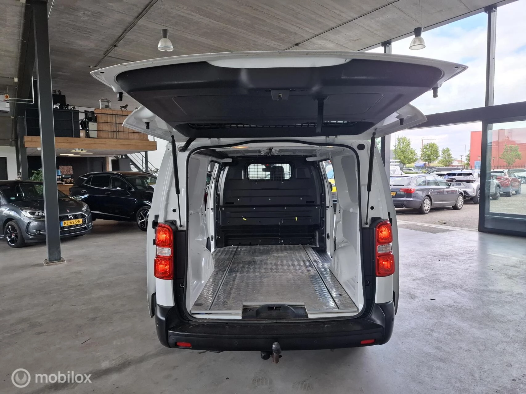 Hoofdafbeelding Peugeot Expert