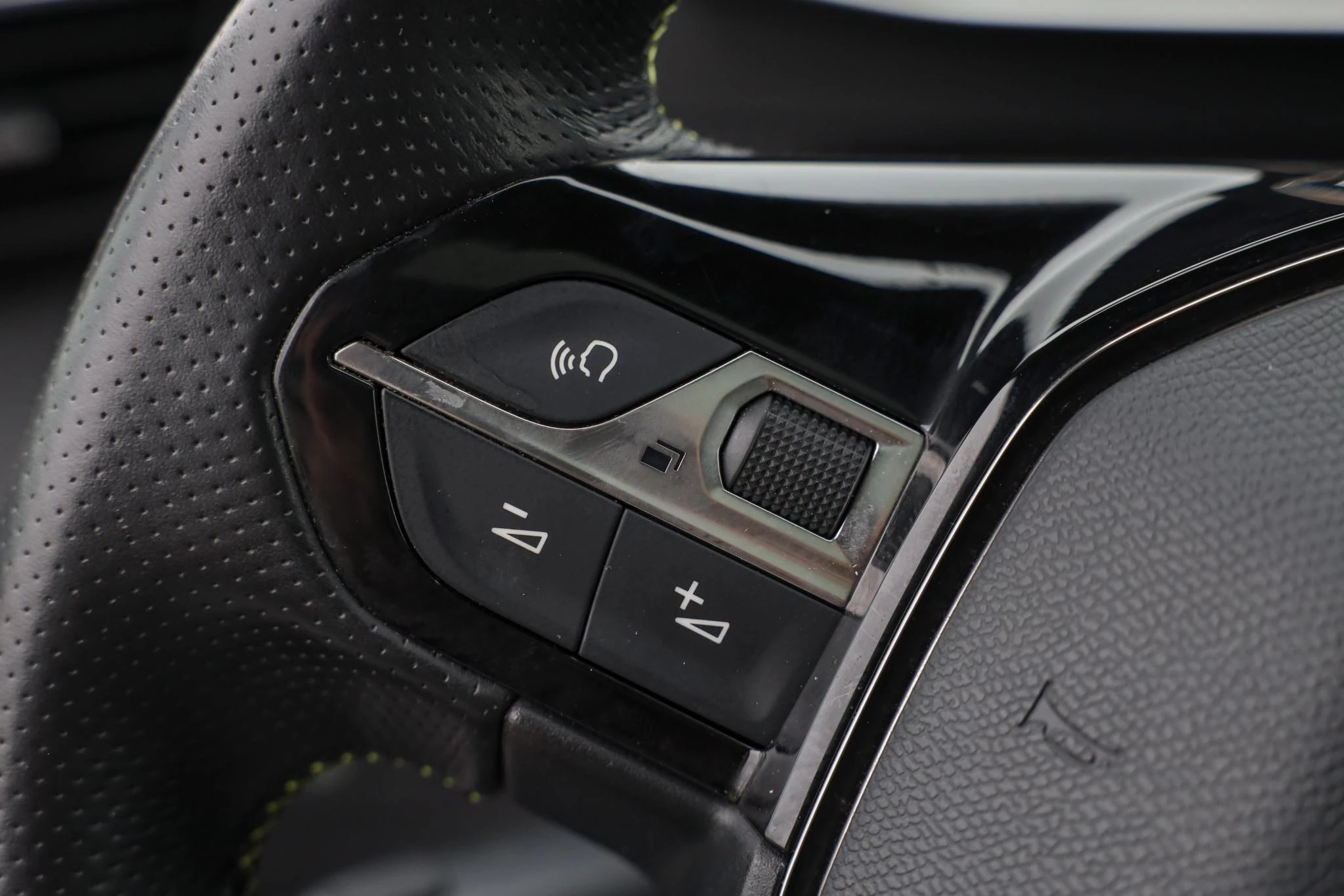 Hoofdafbeelding Peugeot e-2008