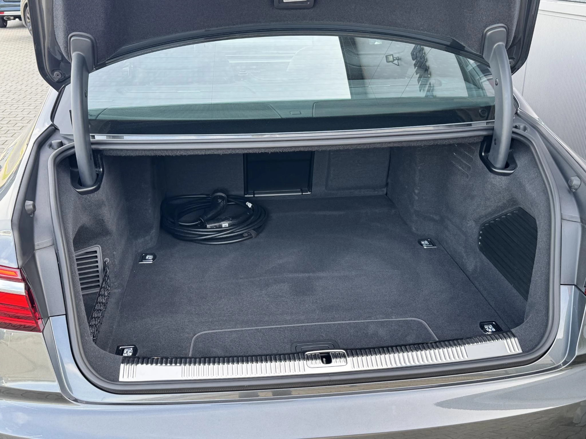 Hoofdafbeelding Audi A8