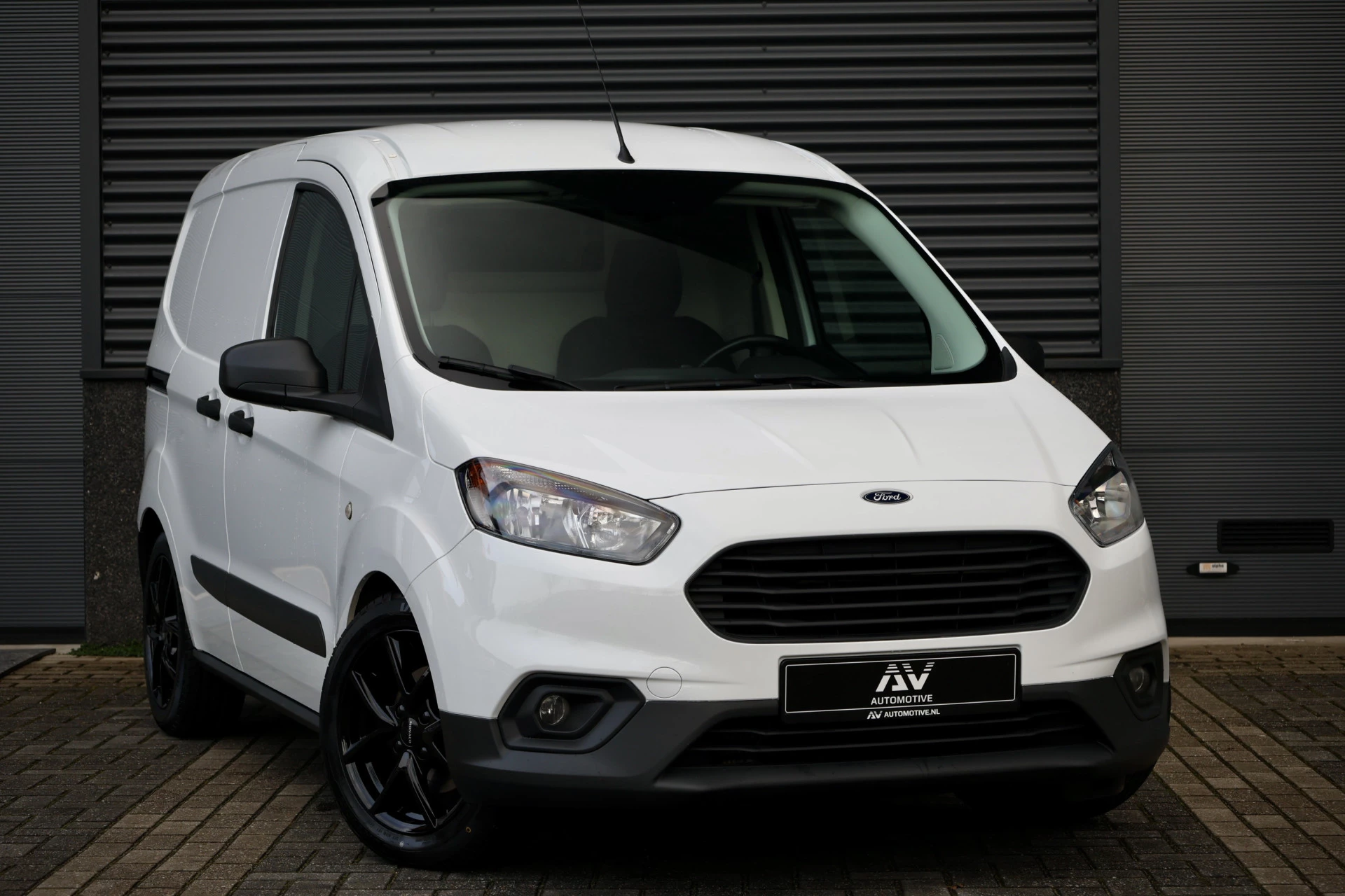 Hoofdafbeelding Ford Transit Courier