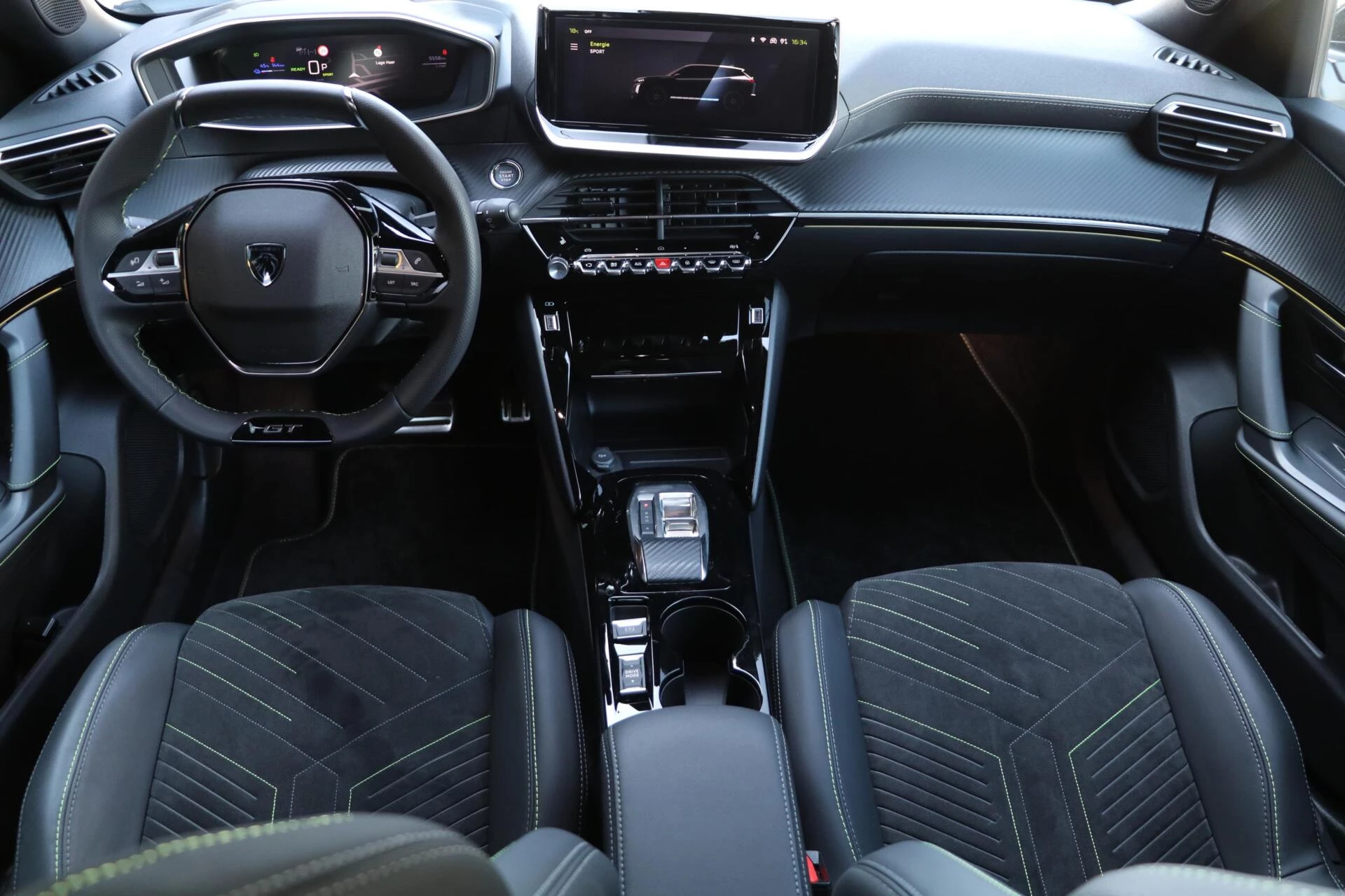 Hoofdafbeelding Peugeot e-2008