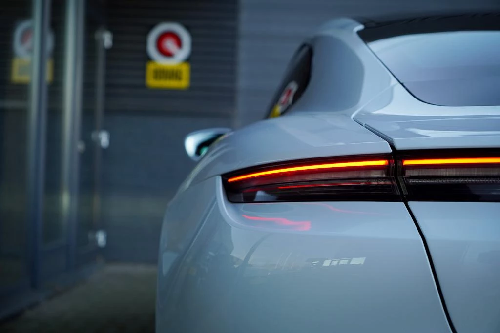 Hoofdafbeelding Porsche Taycan