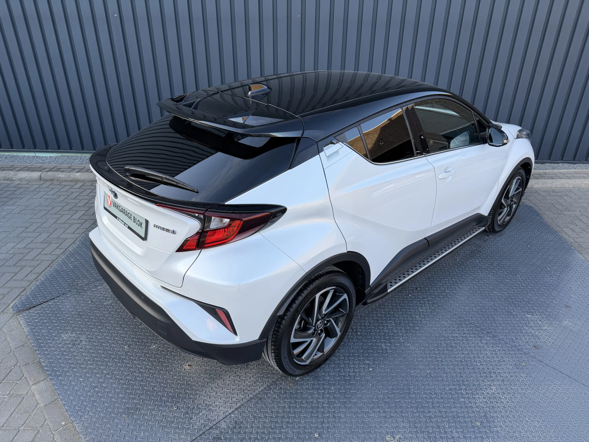 Hoofdafbeelding Toyota C-HR