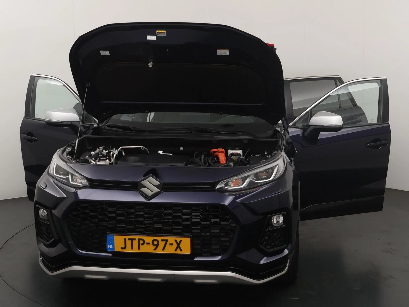 Hoofdafbeelding Suzuki Across