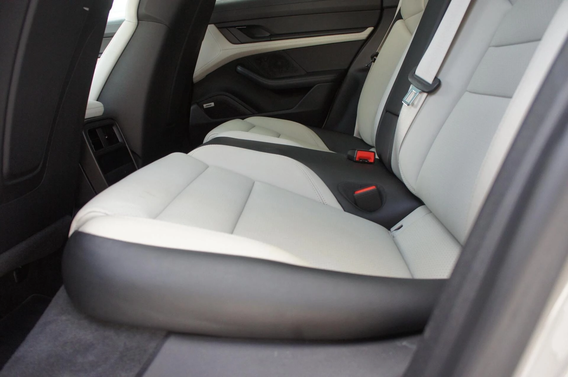 Hoofdafbeelding Porsche Taycan